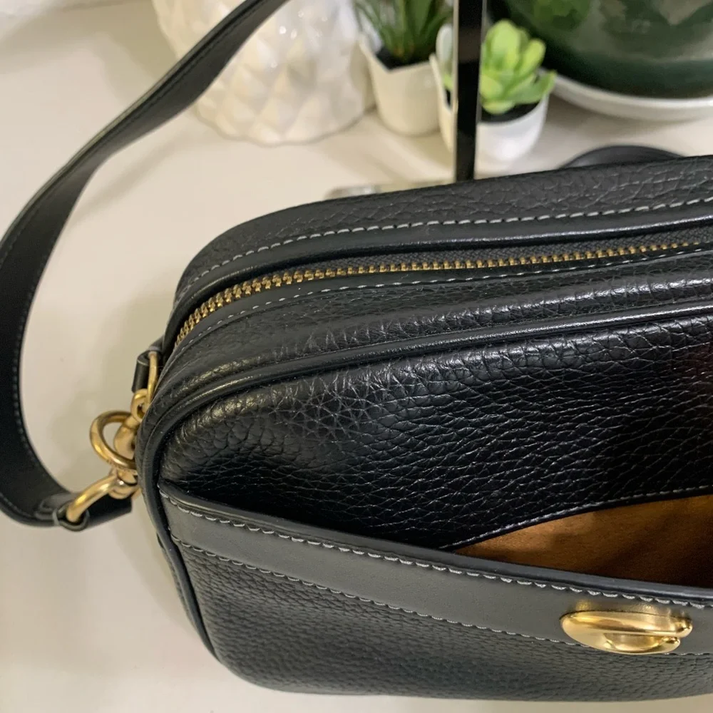💕👜 COACH Camera Crossbody Black Leather Bag - Picture 8 of 11